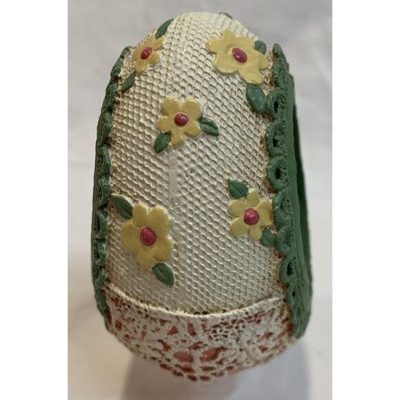 Decorative Easter Egg Hollow Dangling Chick Green Lace Ceramic Easter Figurine - Picture 4 of 7